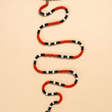 Os colares e gargantilhas indígenas de miçangas ou sementes são jóias feitas por mulheres, carregadas de força ancestral. Conheça as artes feitas à mão e confira a beleza do artesanato indígena. Confira os colares com desconto no nosso Bazar!