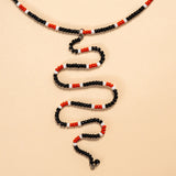 Os colares e gargantilhas indígenas de miçangas ou sementes são jóias feitas por mulheres, carregadas de força ancestral. Conheça as artes feitas à mão e confira a beleza do artesanato indígena. Confira os colares com desconto no nosso Bazar!