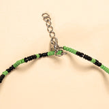 Os colares e gargantilhas indígenas de miçangas e sementes são joias feitas por mulheres, carregadas de força ancestral. Conheça as artes feitas à mão e confira a beleza do artesanato indígena. Confira os colares com desconto no nosso Bazar!