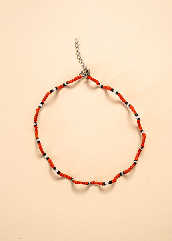 Os colares e gargantilhas indígenas de miçangas ou sementes são jóias feitas por mulheres, carregadas de força ancestral. Conheça as artes feitas à mão e confira a beleza do artesanato indígena. Confira os colares com desconto no nosso Bazar!