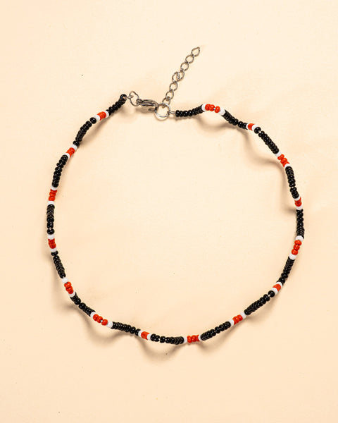 Os colares e gargantilhas indígenas de miçangas e sementes são jóias feitas por mulheres, carregadas de força ancestral. Conheça as artes feitas à mão e confira a beleza do artesanato indígena. Confira os colares com desconto no nosso Bazar!