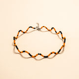 Os colares e gargantilhas indígenas de miçangas ou sementes são jóias feitas por mulheres, carregadas de força ancestral. Conheça as artes feitas à mão e confira a beleza do artesanato indígena. Confira os colares com desconto no nosso Bazar!
