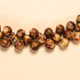 Os colares e gargantilhas indígenas de miçangas ou sementes são jóias feitas por mulheres, carregadas de força ancestral. Conheça as artes feitas à mão e confira a beleza do artesanato indígena. Confira os colares com desconto no nosso Bazar!