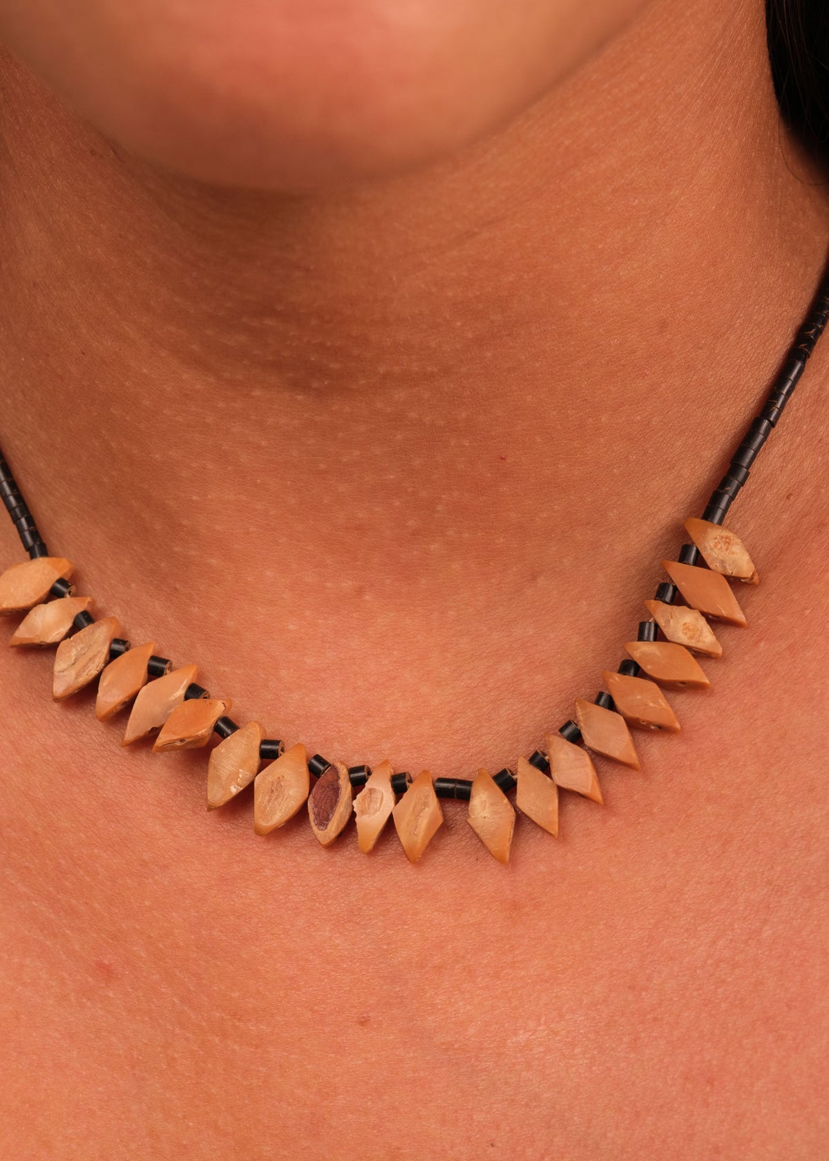 colares-surui-indigena-comprar-banner-site-tucum