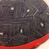 As cuias produzidas pelos povos indígenas são utensílios importantes no dia-a-dia: seja para carregar ou armazenar alimentos e servindo de colher ou copo, simbolizam a resistência e criatividade dos povos da floresta. Adquira o seu agora, garanta 6% de desconto no PIX