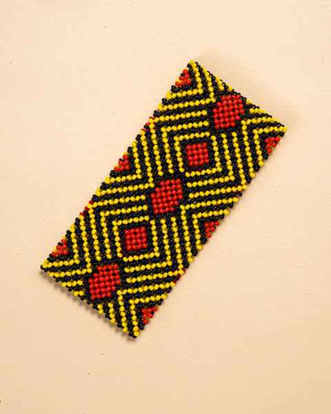 As pulseiras indígenas de miçangas ou sementes, possuem autenticidade e tradição para quem valoriza a cultura e a arte indígena. Conheça as artes feitas à mão e descubra a beleza do artesanato ancestral. Adquira a sua agora, garanta 6% de desconto no PIX