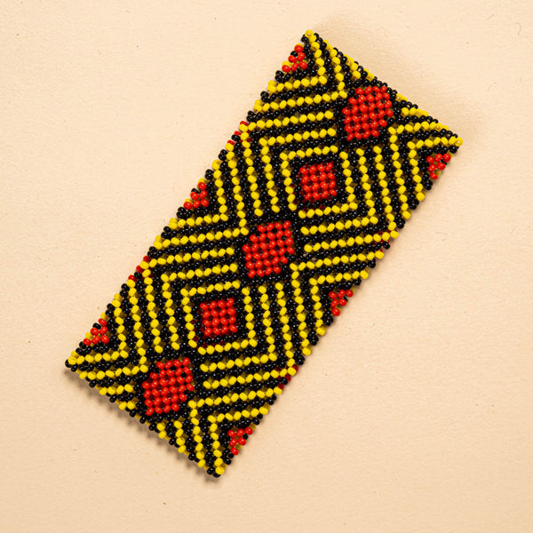 As pulseiras indígenas de miçangas ou sementes, possuem autenticidade e tradição para quem valoriza a cultura e a arte indígena. Conheça as artes feitas à mão e descubra a beleza do artesanato ancestral. Adquira a sua agora, garanta 6% de desconto no PIX