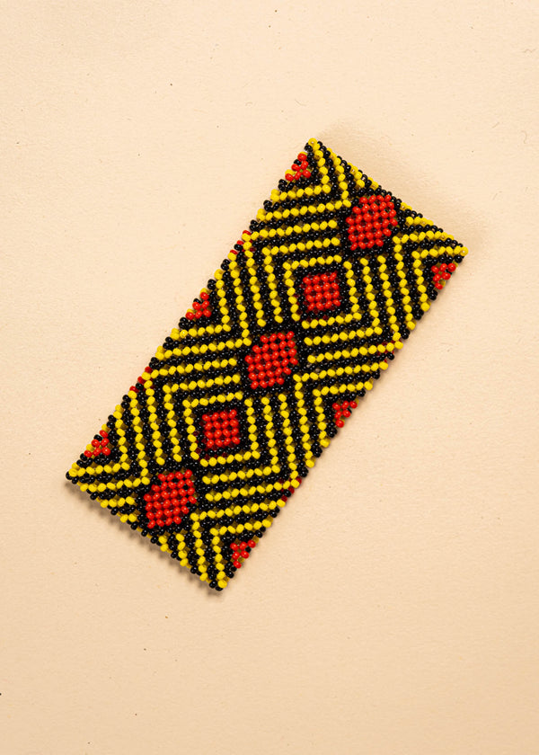 As pulseiras indígenas de miçangas ou sementes, possuem autenticidade e tradição para quem valoriza a cultura e a arte indígena. Conheça as artes feitas à mão e descubra a beleza do artesanato ancestral. Adquira a sua agora, garanta 6% de desconto no PIX