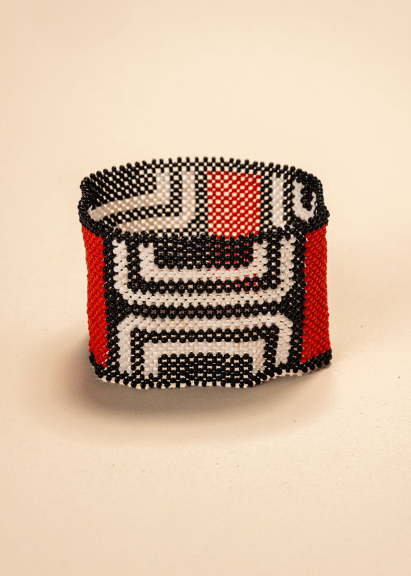 As pulseiras indígenas de miçangas ou sementes, possuem autenticidade e tradição para quem valoriza a cultura e a arte indígena. Conheça as artes feitas à mão e descubra a beleza do artesanato ancestral. Adquira a sua agora, garanta 6% de desconto no PIX