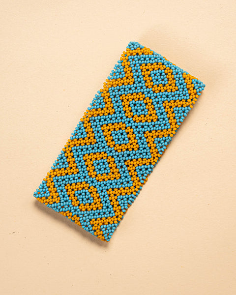 As pulseiras indígenas de miçangas ou sementes, possuem autenticidade e tradição para quem valoriza a cultura e a arte indígena. Conheça as artes feitas à mão e descubra a beleza do artesanato ancestral. Adquira a sua agora, garanta 6% de desconto no PIX