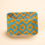 As pulseiras indígenas de miçangas ou sementes, possuem autenticidade e tradição para quem valoriza a cultura e a arte indígena. Conheça as artes feitas à mão e descubra a beleza do artesanato ancestral. Adquira a sua agora, garanta 6% de desconto no PIX