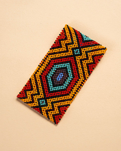 As pulseiras indígenas de miçangas ou sementes, possuem autenticidade e tradição para quem valoriza a cultura e a arte indígena. Conheça as artes feitas à mão e descubra a beleza do artesanato ancestral. Adquira a sua agora, garanta 6% de desconto no PIX