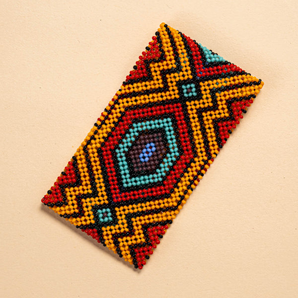 As pulseiras indígenas de miçangas ou sementes, possuem autenticidade e tradição para quem valoriza a cultura e a arte indígena. Conheça as artes feitas à mão e descubra a beleza do artesanato ancestral. Adquira a sua agora, garanta 6% de desconto no PIX