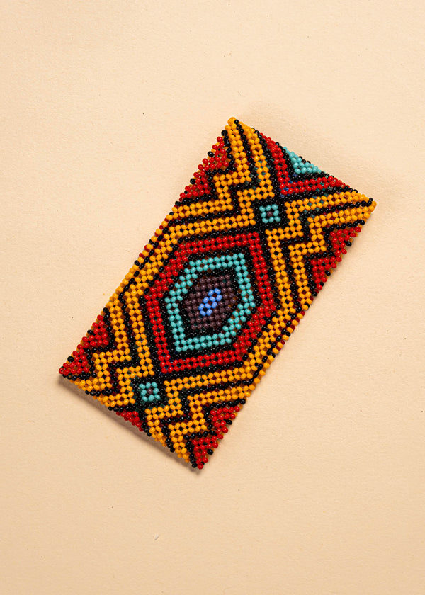 As pulseiras indígenas de miçangas ou sementes, possuem autenticidade e tradição para quem valoriza a cultura e a arte indígena. Conheça as artes feitas à mão e descubra a beleza do artesanato ancestral. Adquira a sua agora, garanta 6% de desconto no PIX