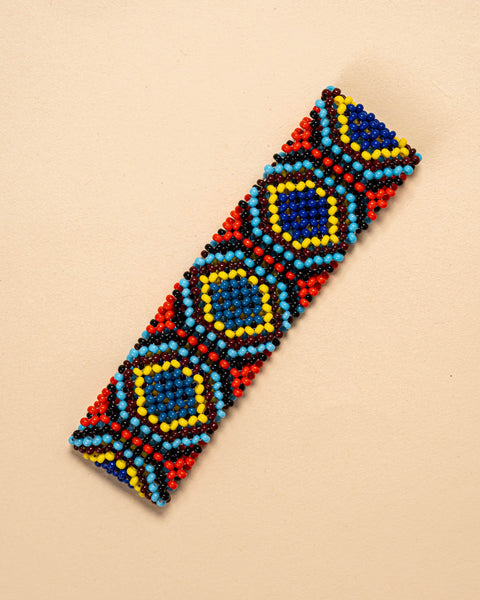 As pulseiras indígenas de miçangas ou sementes, possuem autenticidade e tradição para quem valoriza a cultura e a arte indígena. Conheça as artes feitas à mão e descubra a beleza do artesanato ancestral. Adquira a sua agora, garanta 6% de desconto no PIX