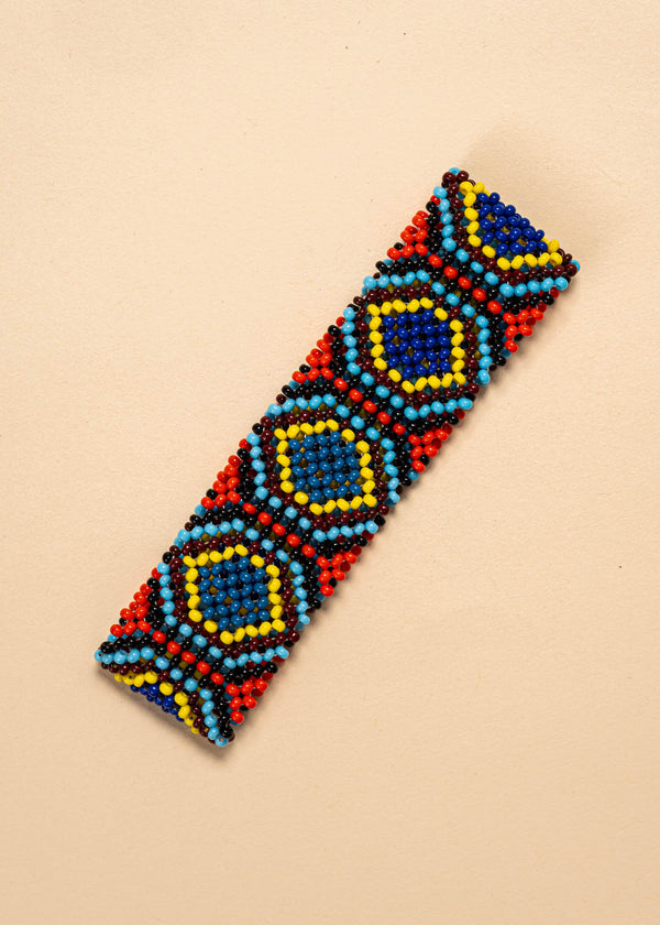 As pulseiras indígenas de miçangas ou sementes, possuem autenticidade e tradição para quem valoriza a cultura e a arte indígena. Conheça as artes feitas à mão e descubra a beleza do artesanato ancestral. Adquira a sua agora, garanta 6% de desconto no PIX