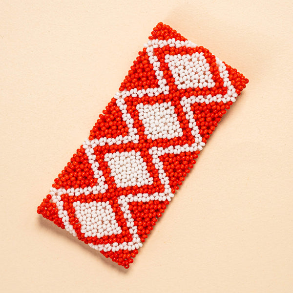 As pulseiras indígenas de miçangas ou sementes, possuem autenticidade e tradição para quem valoriza a cultura e a arte indígena. Conheça as artes feitas à mão e descubra a beleza do artesanato ancestral. Adquira a sua agora, garanta 6% de desconto no PIX