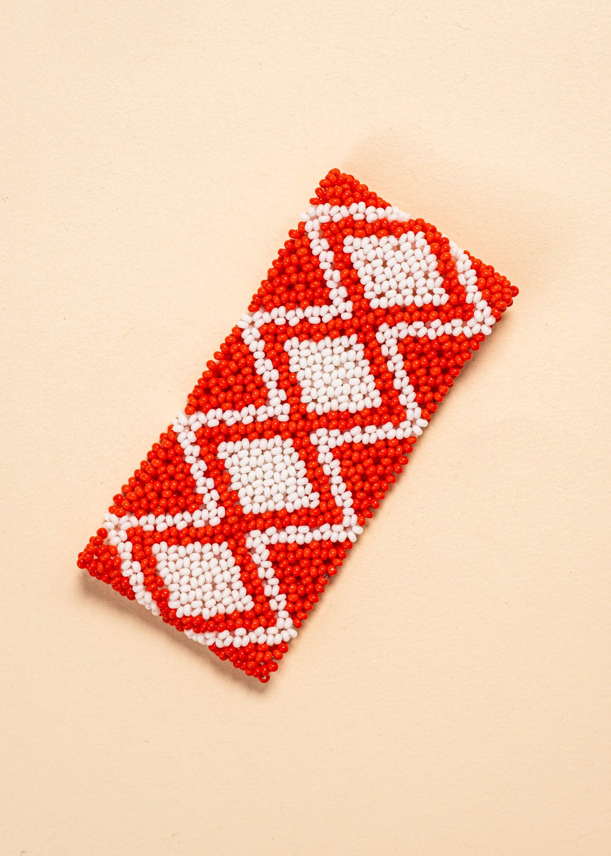 As pulseiras indígenas de miçangas ou sementes, possuem autenticidade e tradição para quem valoriza a cultura e a arte indígena. Conheça as artes feitas à mão e descubra a beleza do artesanato ancestral. Adquira a sua agora, garanta 6% de desconto no PIX