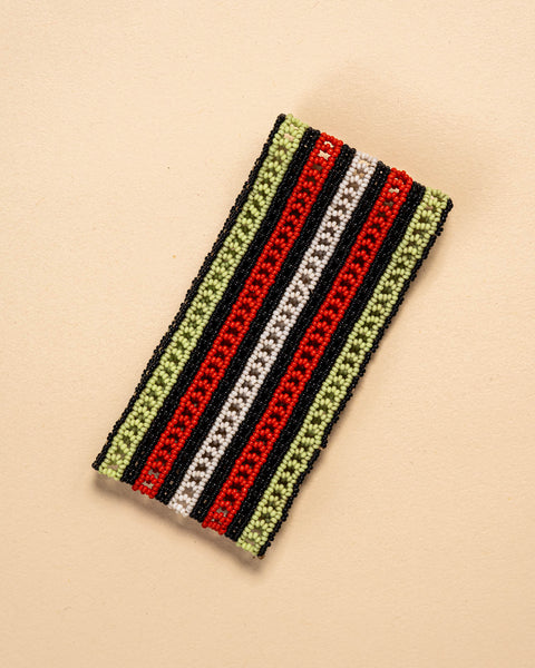 As pulseiras indígenas de miçangas ou sementes, possuem autenticidade e tradição para quem valoriza a cultura e a arte indígena. Conheça as artes feitas à mão e descubra a beleza do artesanato ancestral. Adquira a sua agora, garanta 6% de desconto no PIX
