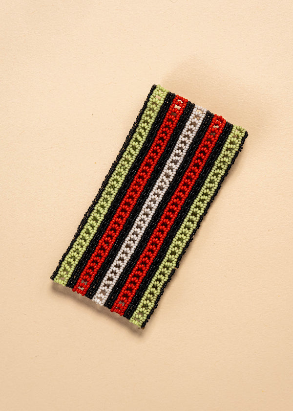 As pulseiras indígenas de miçangas ou sementes, possuem autenticidade e tradição para quem valoriza a cultura e a arte indígena. Conheça as artes feitas à mão e descubra a beleza do artesanato ancestral. Adquira a sua agora, garanta 6% de desconto no PIX
