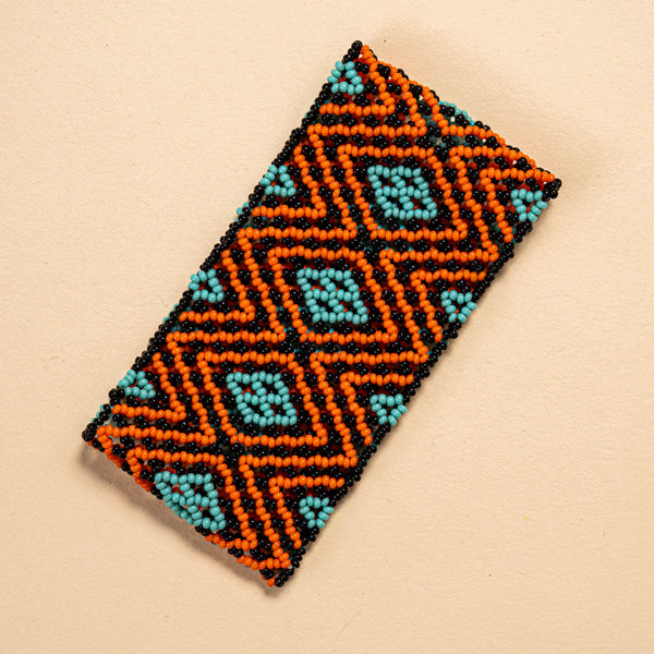 As pulseiras indígenas de miçangas ou sementes, possuem autenticidade e tradição para quem valoriza a cultura e a arte indígena. Conheça as artes feitas à mão e descubra a beleza do artesanato ancestral. Adquira a sua agora, garanta 6% de desconto no PIX
