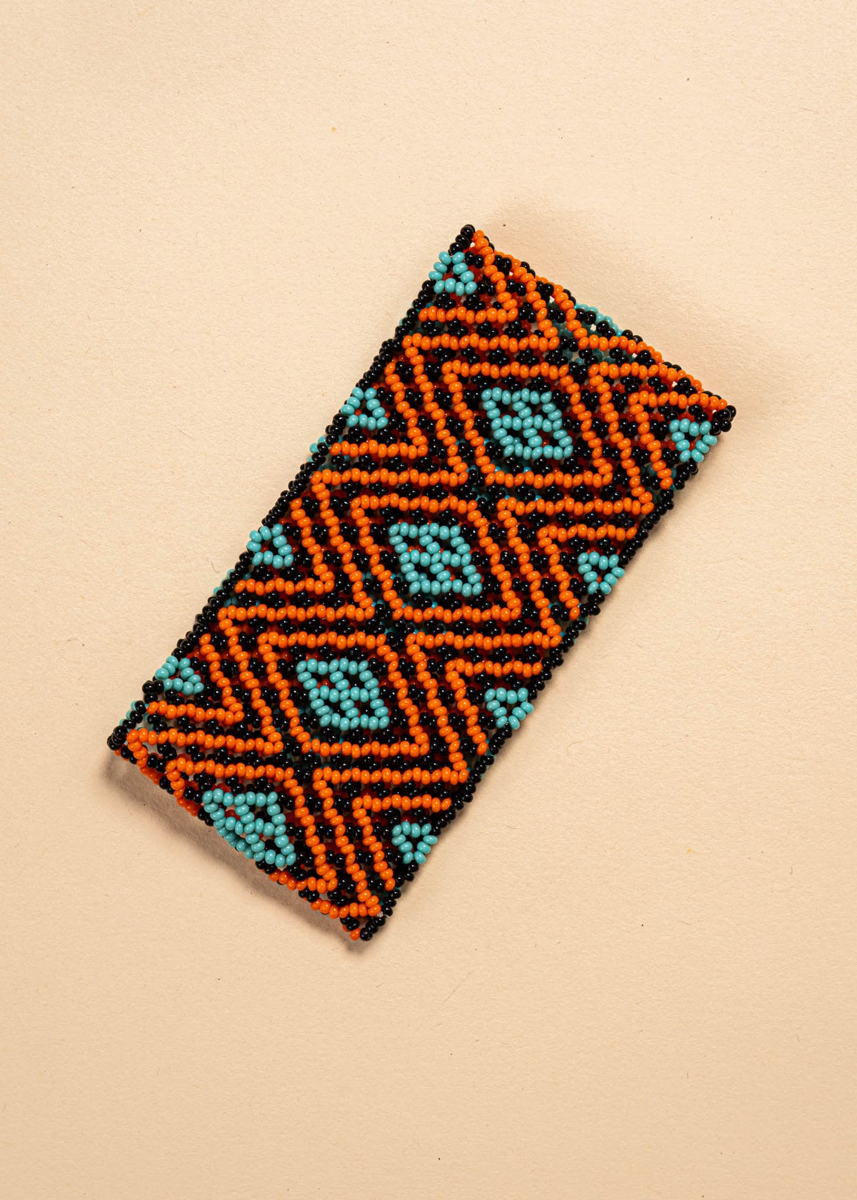 As pulseiras indígenas de miçangas ou sementes, possuem autenticidade e tradição para quem valoriza a cultura e a arte indígena. Conheça as artes feitas à mão e descubra a beleza do artesanato ancestral. Adquira a sua agora, garanta 6% de desconto no PIX
