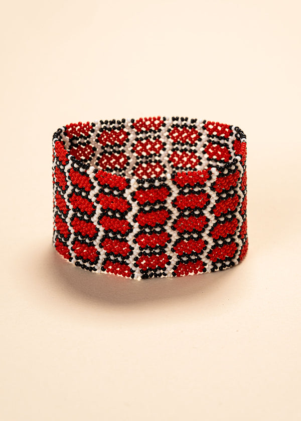 As pulseiras indígenas de miçangas ou sementes, possuem autenticidade e tradição para quem valoriza a cultura e a arte indígena. Conheça as artes feitas à mão e descubra a beleza do artesanato ancestral. Adquira a sua agora, garanta 6% de desconto no PIX
