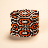 As pulseiras indígenas de miçangas ou sementes, possuem autenticidade e tradição para quem valoriza a cultura e a arte indígena. Conheça as artes feitas à mão e descubra a beleza do artesanato ancestral. Adquira a sua agora, garanta 6% de desconto no PIX