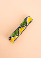Pulseira de miçangas azul,verde e amarelo feita pelo povo Waurá, artesanato indígena brasileiro