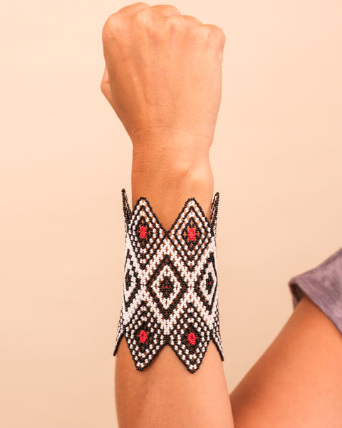 pulseiras-kuikuro-indigena-comprar-banner-site-tucum