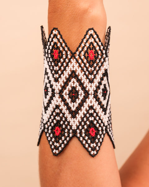 pulseiras-kuikuro-indigena-comprar-banner-site-tucum