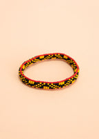 Pulseira de miçangas amarela com preto feita pelo povo Waurá, artesanato indígena brasileiro