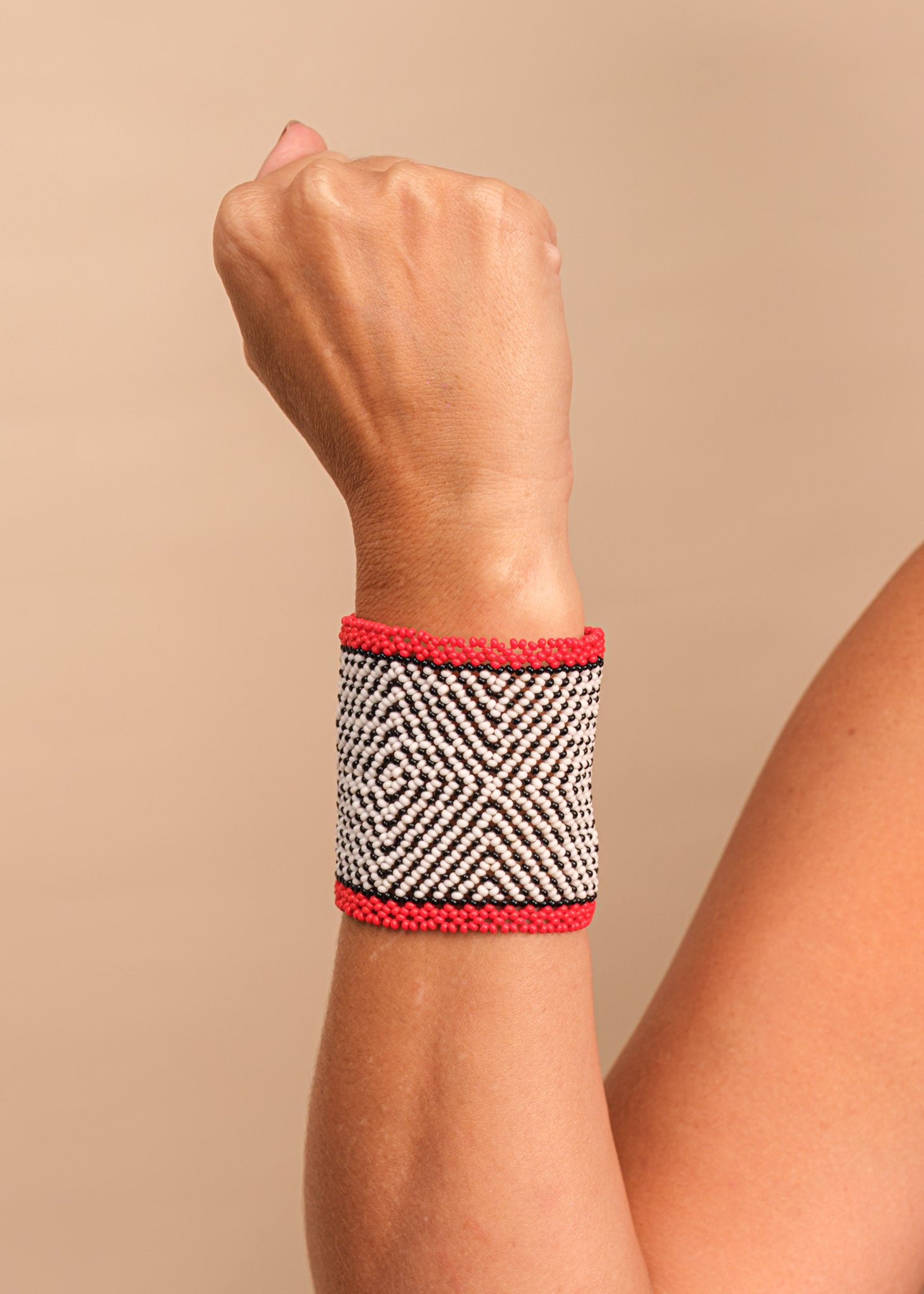 pulseiras-waura-indigena-comprar-banner-site-tucum Imagem principal do produto