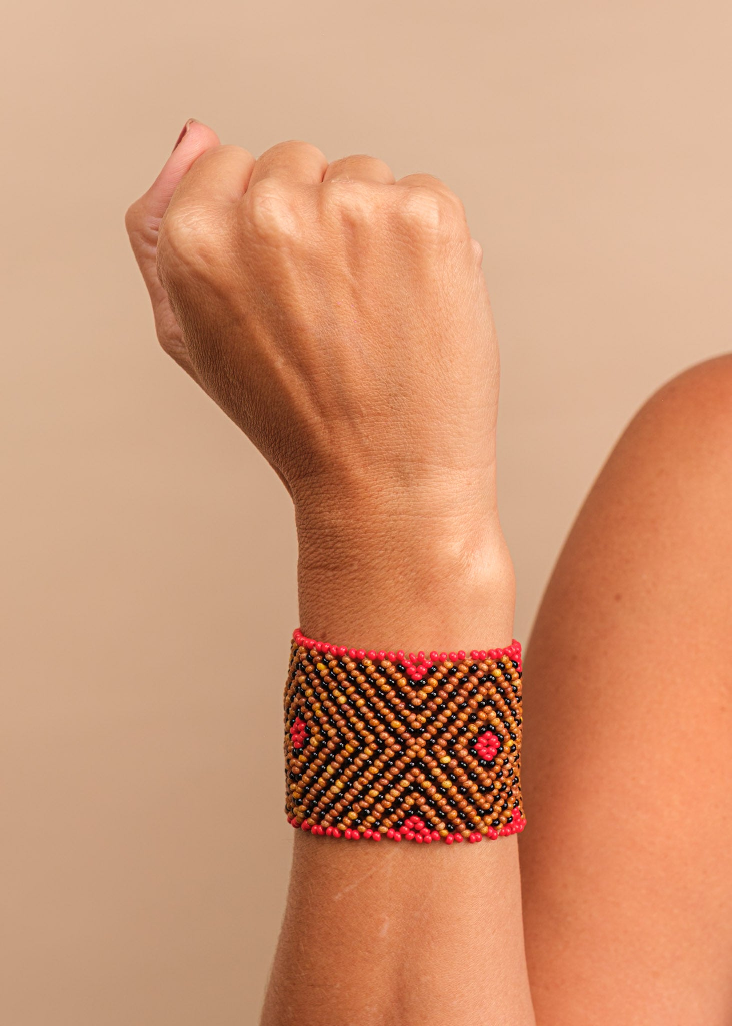 Pulseira Waurá - Joia Indígena | Tucum Brasil Imagem secundária do produto