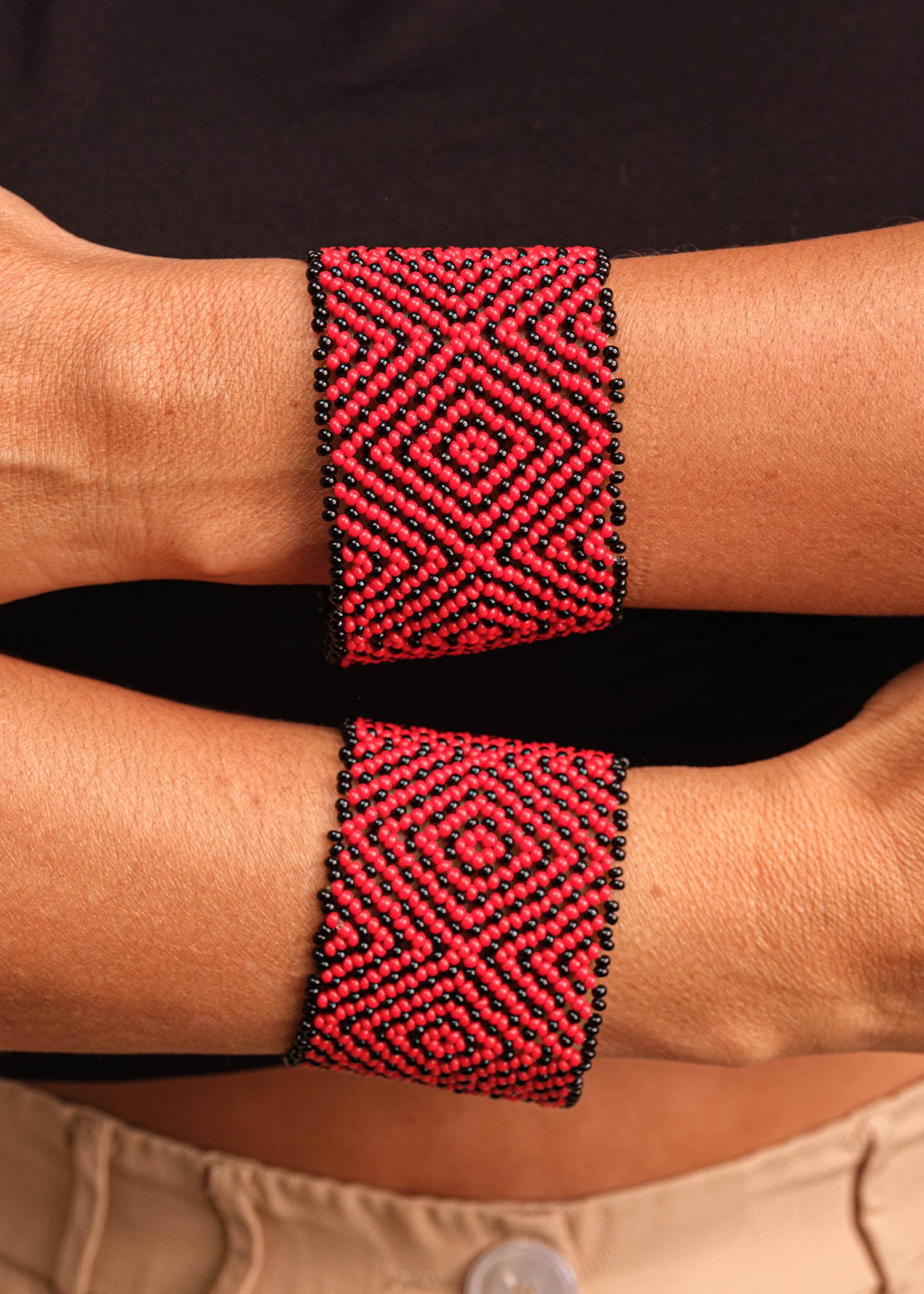 pulseiras-waura-indigena-comprar-banner-site-tucum Imagem principal do produto