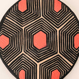 Os Remos indígenas são feitos de madeira que vem da floresta em pé, e são esculpidos e pintados à mão pelos povos indígenas do Brasil. Ganhe 10% de desconto na sua primeira compra!