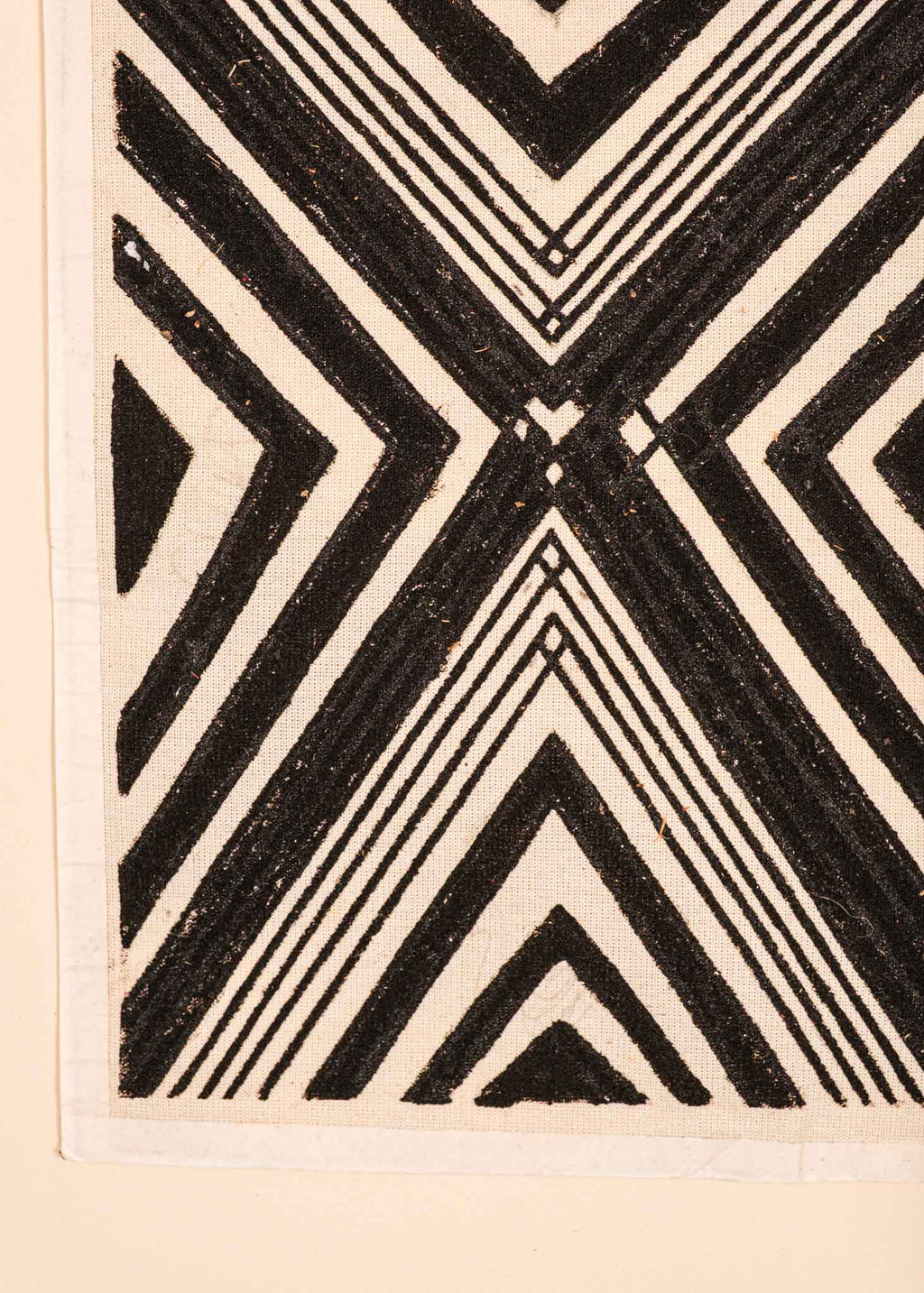 Tela pintura Kayapó geométrica feita pelo povo Kayapó, artesanato indígena brasileiro