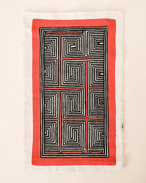 A pintura em tecido é uma inovação criativa indígena a partir de um dos aspectos mais característicos de suas culturas: a pintura corporal. A Tucum tem o prazer de apresentar toda a força e a beleza das pinturas indígenas!  Ganhe 10% de desconto na sua primeira compra!