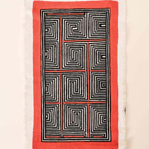 A pintura em tecido é uma inovação criativa indígena a partir de um dos aspectos mais característicos de suas culturas: a pintura corporal. A Tucum tem o prazer de apresentar toda a força e a beleza das pinturas indígenas!  Ganhe 10% de desconto na sua primeira compra!