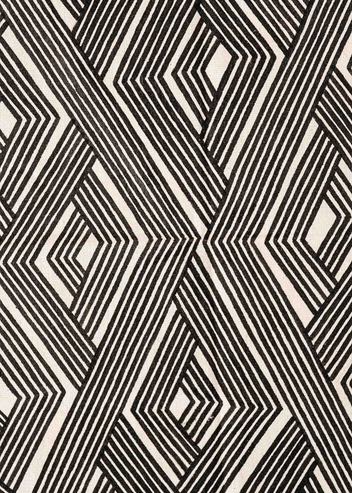 A pintura em tecido é uma inovação criativa indígena a partir de um dos aspectos mais característicos de suas culturas: a pintura corporal. A Tucum tem o prazer de apresentar toda a força e a beleza das pinturas indígenas!  Ganhe 10% de desconto na sua primeira compra!