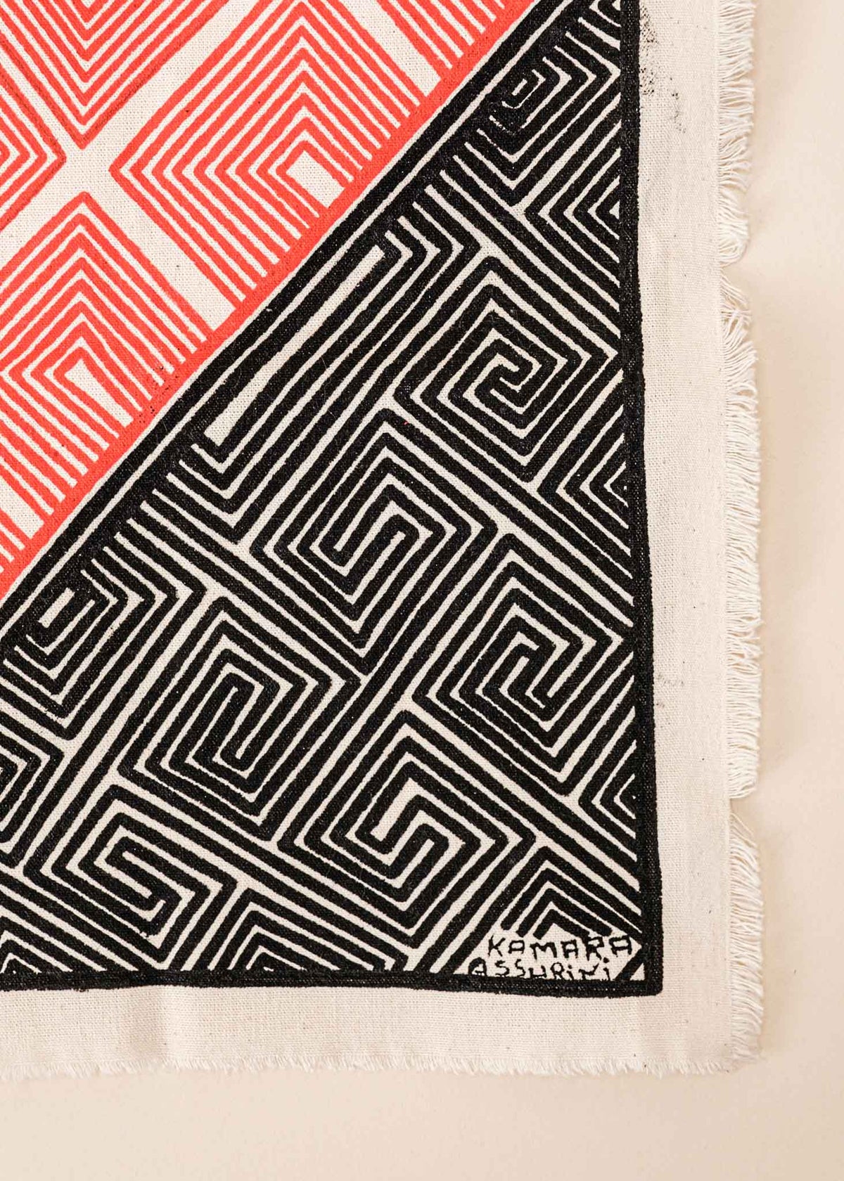 A pintura em tecido é uma inovação criativa indígena a partir de um dos aspectos mais característicos de suas culturas: a pintura corporal. A Tucum tem o prazer de apresentar toda a força e a beleza das pinturas indígenas!  Ganhe 10% de desconto na sua primeira compra!