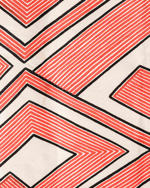 A pintura em tecido é uma inovação criativa indígena a partir de um dos aspectos mais característicos de suas culturas: a pintura corporal. A Tucum tem o prazer de apresentar toda a força e a beleza das pinturas indígenas!  Ganhe 10% de desconto na sua primeira compra!
