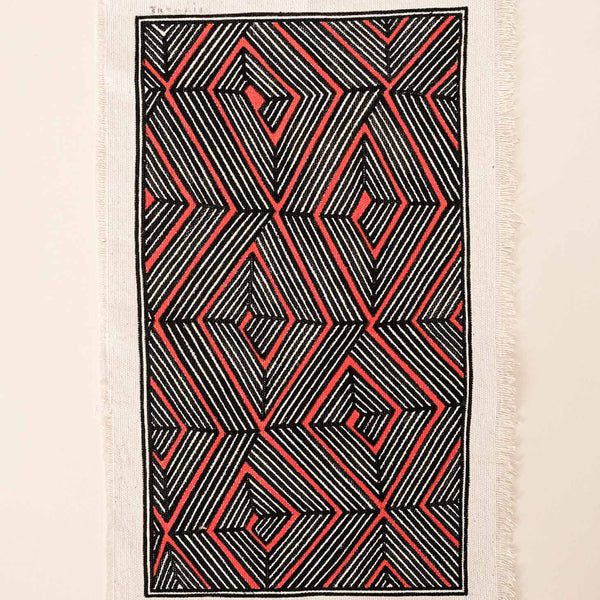 A pintura em tecido é uma inovação criativa indígena a partir de um dos aspectos mais característicos de suas culturas: a pintura corporal. A Tucum tem o prazer de apresentar toda a força e a beleza das pinturas indígenas!  Ganhe 10% de desconto na sua primeira compra!