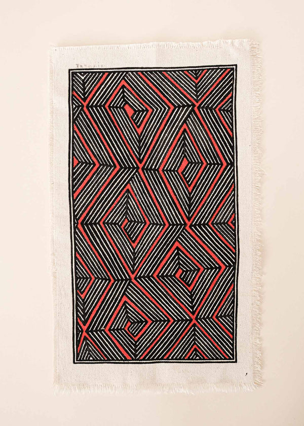 A pintura em tecido é uma inovação criativa indígena a partir de um dos aspectos mais característicos de suas culturas: a pintura corporal. A Tucum tem o prazer de apresentar toda a força e a beleza das pinturas indígenas!  Ganhe 10% de desconto na sua primeira compra!