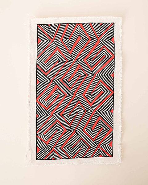 A pintura em tecido é uma inovação criativa indígena a partir de um dos aspectos mais característicos de suas culturas: a pintura corporal. A Tucum tem o prazer de apresentar toda a força e a beleza das pinturas indígenas!  Ganhe 10% de desconto na sua primeira compra!