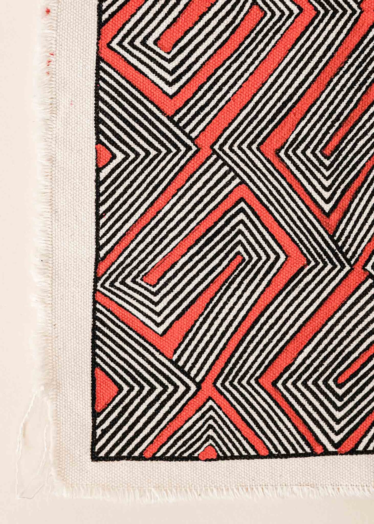 A pintura em tecido é uma inovação criativa indígena a partir de um dos aspectos mais característicos de suas culturas: a pintura corporal. A Tucum tem o prazer de apresentar toda a força e a beleza das pinturas indígenas!  Ganhe 10% de desconto na sua primeira compra!