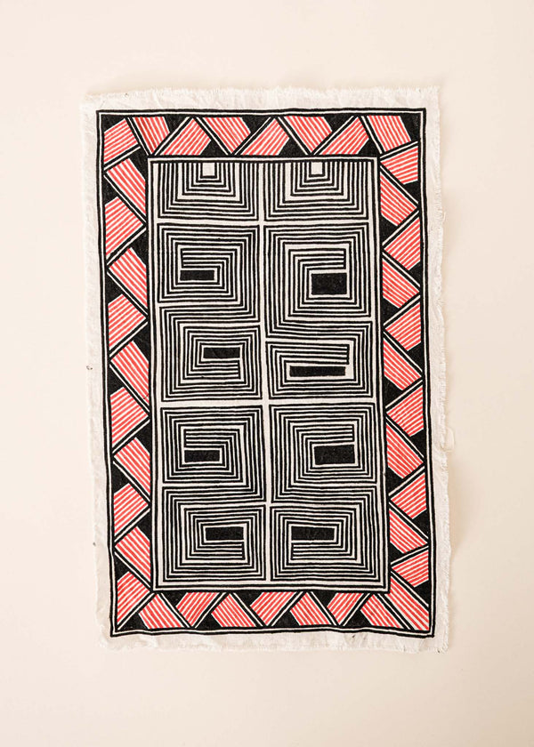 A pintura em tecido é uma inovação criativa indígena a partir de um dos aspectos mais característicos de suas culturas: a pintura corporal. A Tucum tem o prazer de apresentar toda a força e a beleza das pinturas indígenas!  Ganhe 10% de desconto na sua primeira compra!