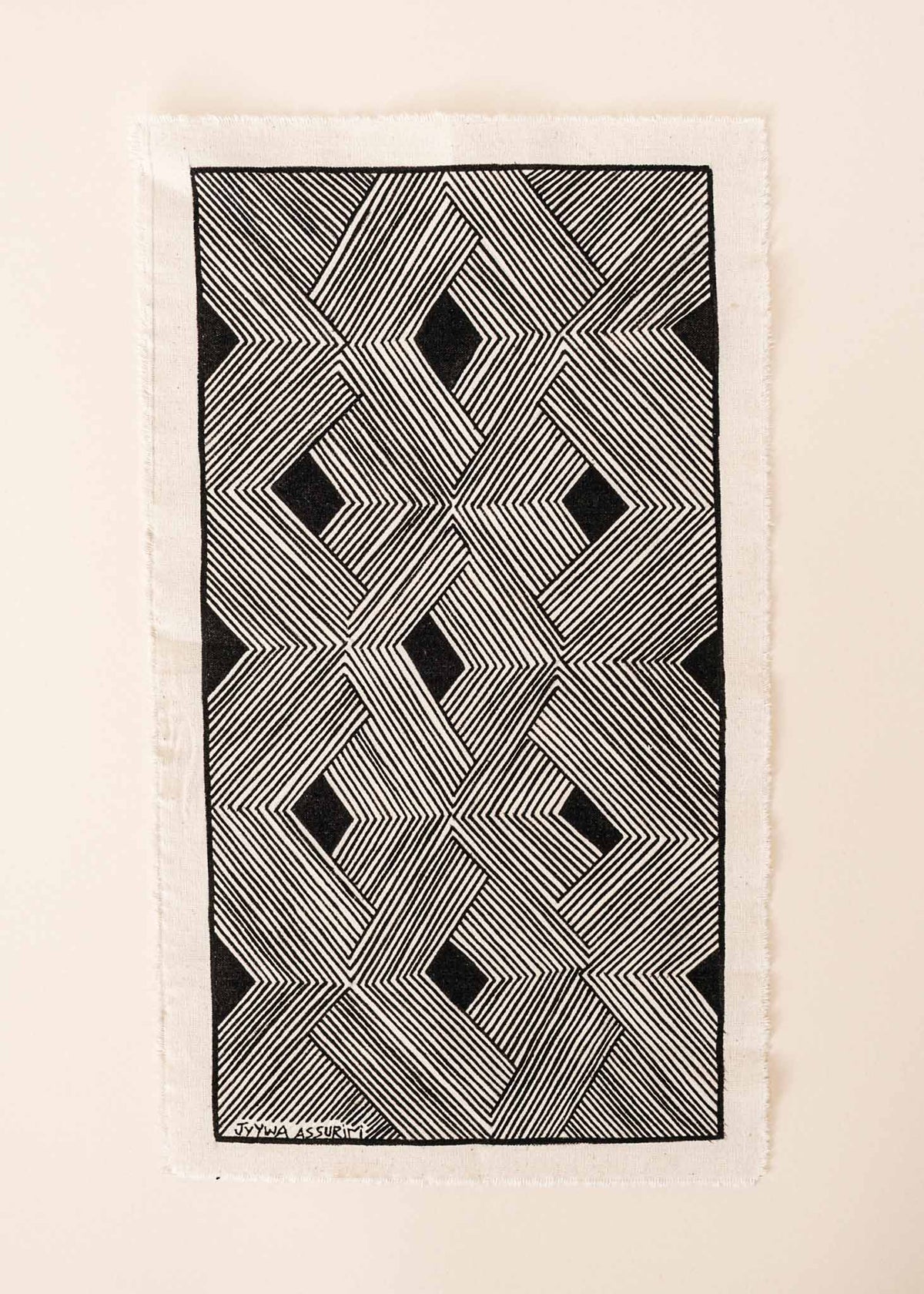 A pintura em tecido é uma inovação criativa indígena a partir de um dos aspectos mais característicos de suas culturas: a pintura corporal. A Tucum tem o prazer de apresentar toda a força e a beleza das pinturas indígenas!  Ganhe 10% de desconto na sua primeira compra!