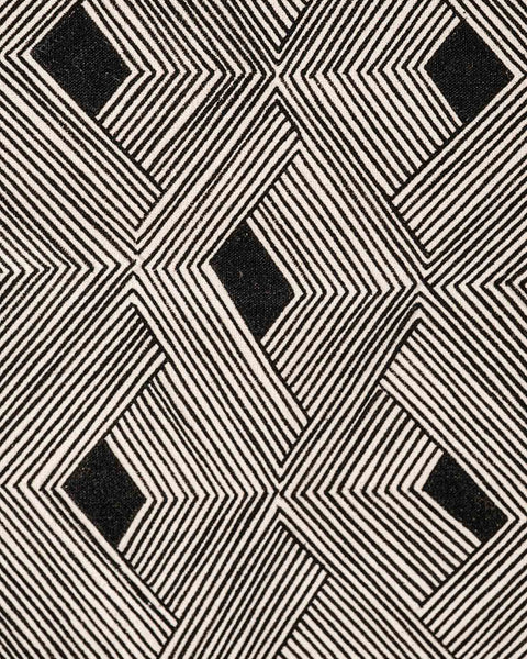 A pintura em tecido é uma inovação criativa indígena a partir de um dos aspectos mais característicos de suas culturas: a pintura corporal. A Tucum tem o prazer de apresentar toda a força e a beleza das pinturas indígenas!  Ganhe 10% de desconto na sua primeira compra!