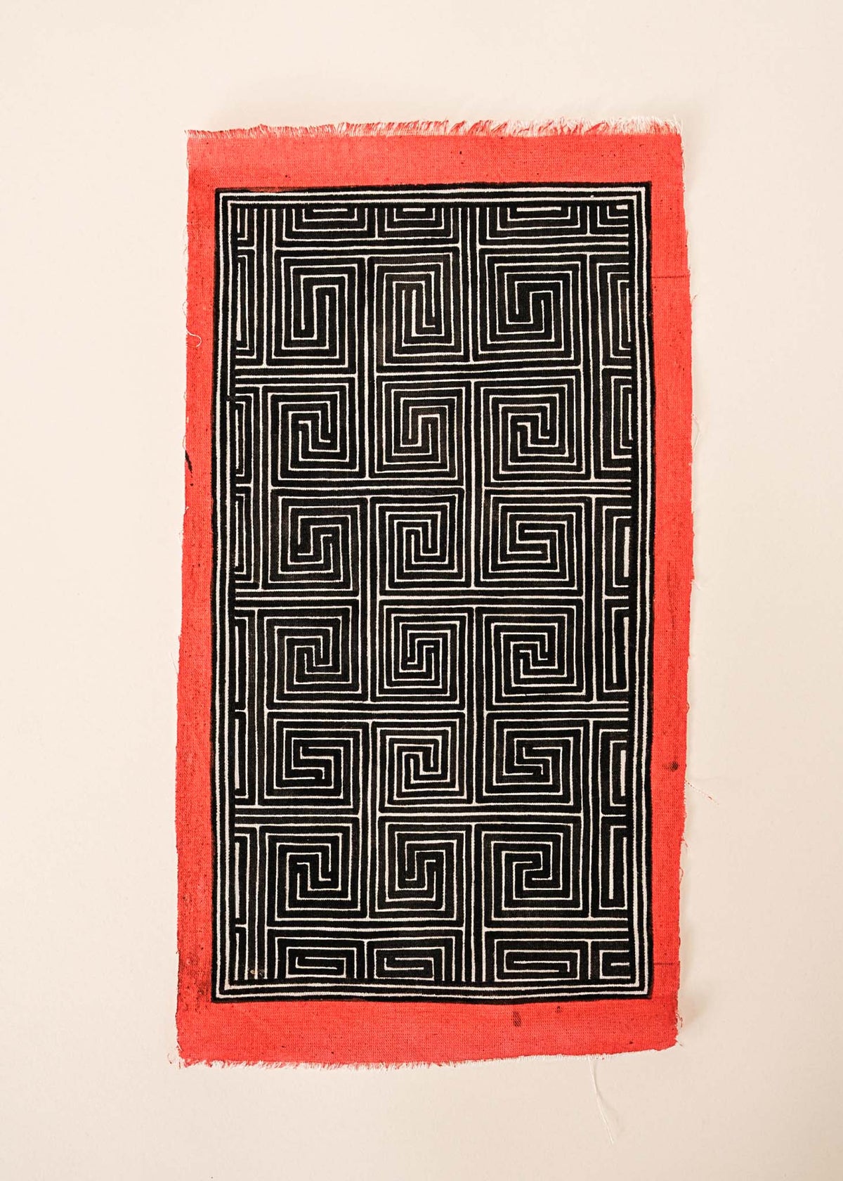 A pintura em tecido é uma inovação criativa indígena a partir de um dos aspectos mais característicos de suas culturas: a pintura corporal. A Tucum tem o prazer de apresentar toda a força e a beleza das pinturas indígenas!  Ganhe 10% de desconto na sua primeira compra!